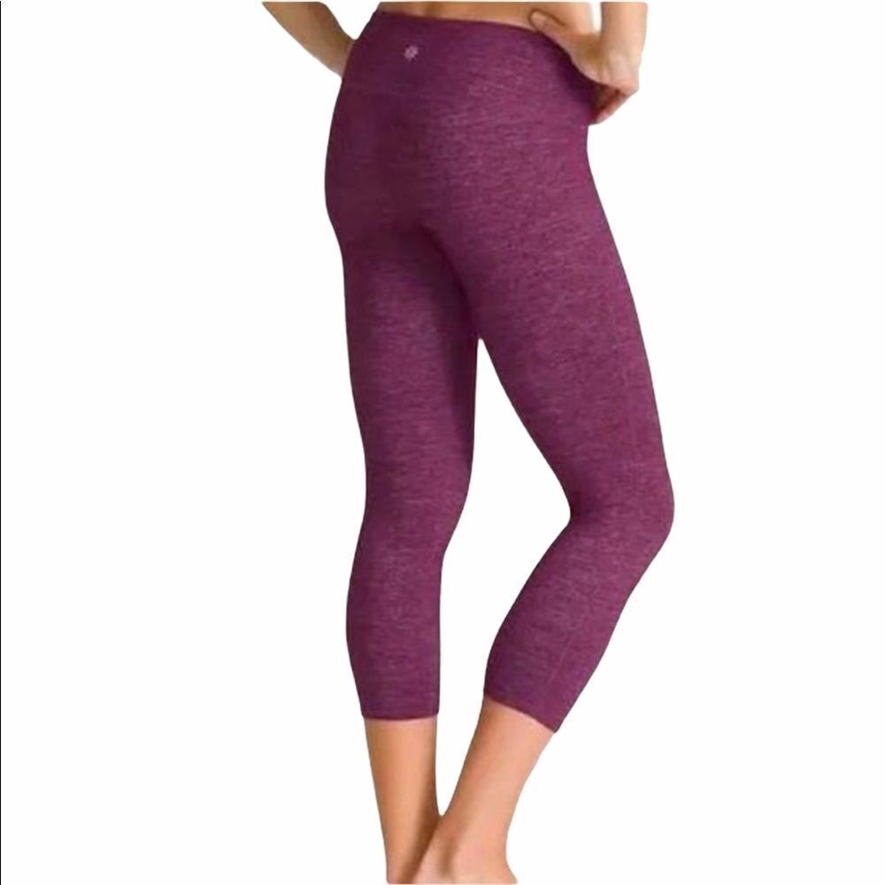 Athleta Quest Chaturanga Capri Leggings 138356 - Picture 9 of 9